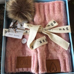 NEW  Rae Dunn Hat & Scarf Set "LOVE" IN A GIFT BOX